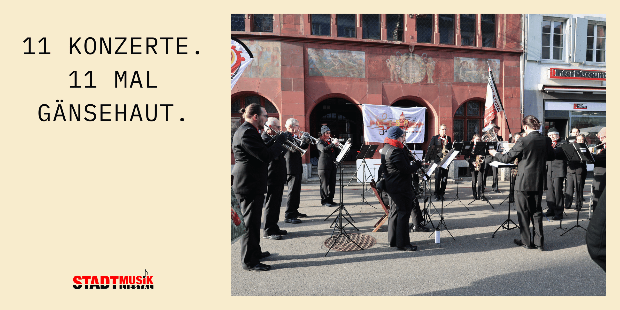 Rathausplatz. Stadtkirche. Festzelt. Weihnachtsmarkt. Ein Jahr, viele Bühnen.